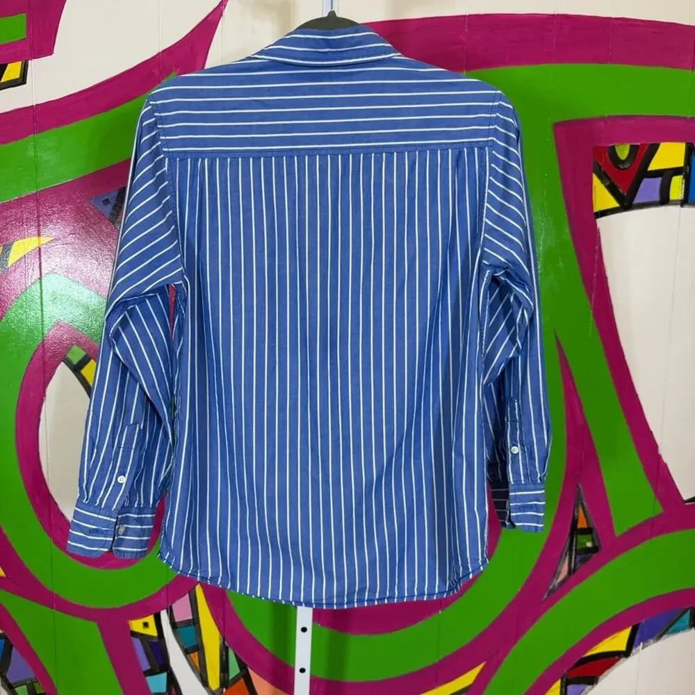 Old Navy Blue Striped Boy's Button Up Shirt. Size XL. In excellent condition!
